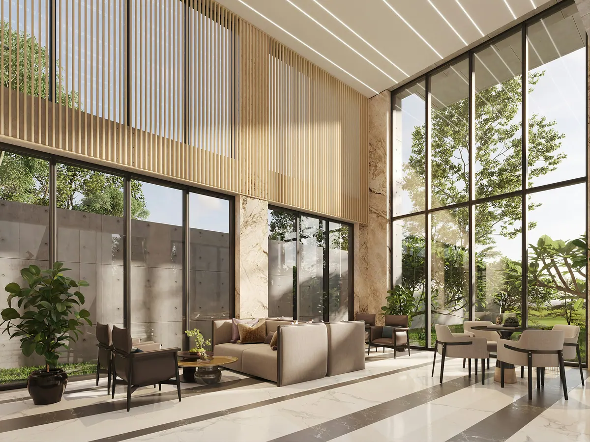 Salón de doble altura con lamas de madera, ventanales hasta el techo y vegetación al exterior